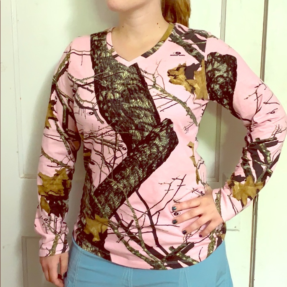 Mossy Oak long sleeve pink camo shirt